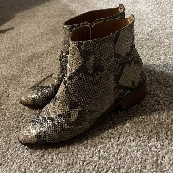 Like New lucky brand boots - Picture 2 of 5